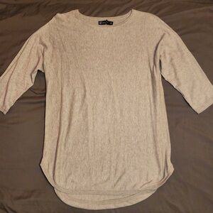 New York & Company Light Gray Knit Top